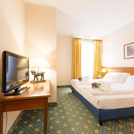Eden Hotel 3*