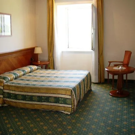 Eden Hotel